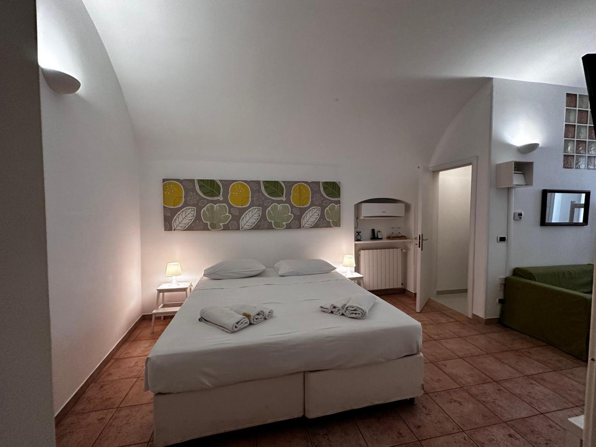 La Torre E Il Mare Rooms By Sthey Монополи Экстерьер фото